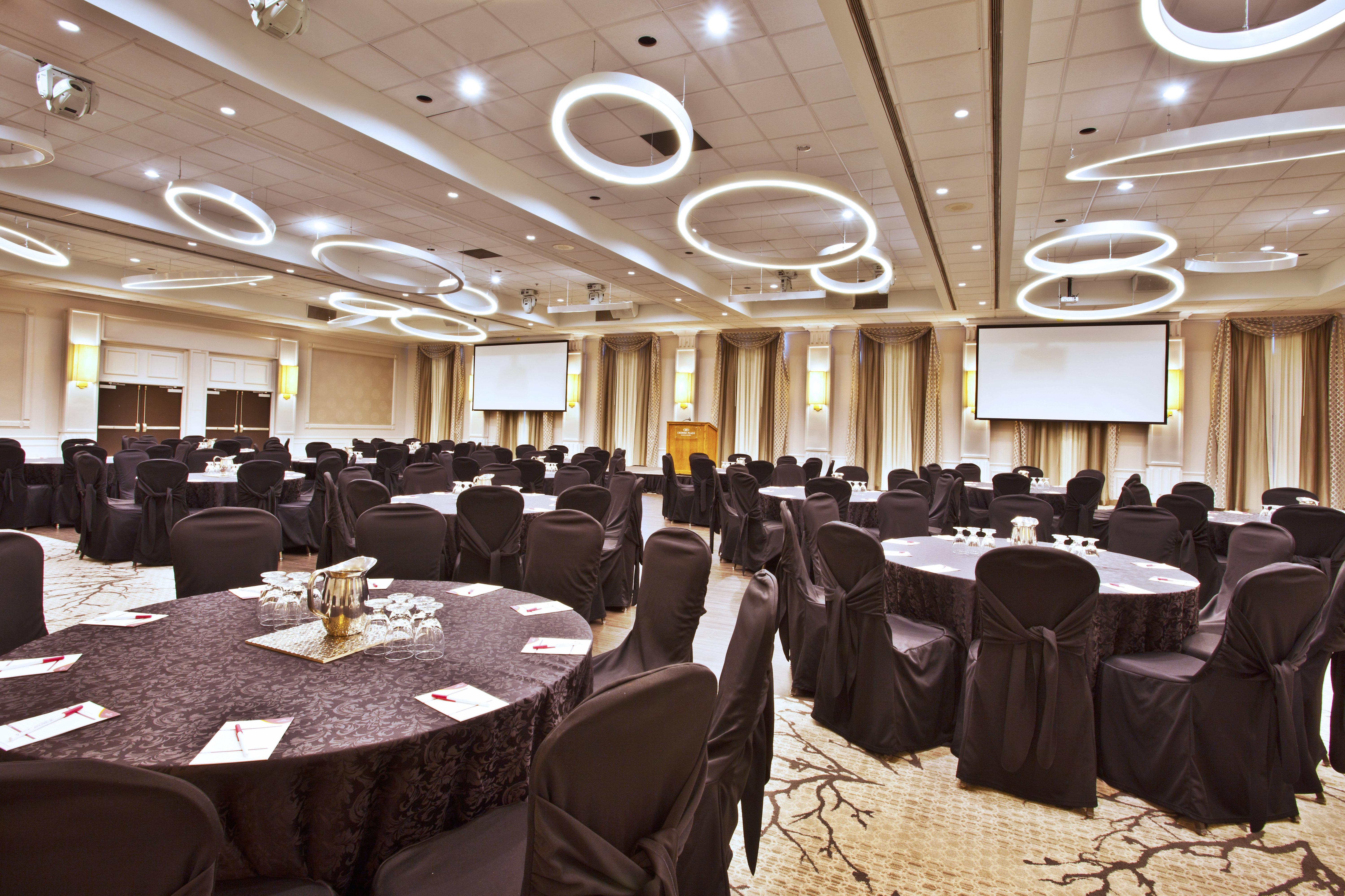 Crowne Plaza Kitchener-Waterloo By Ihg Hotel Exterior foto