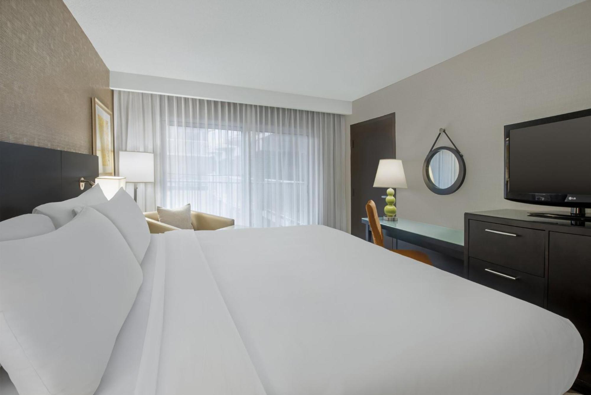 Crowne Plaza Kitchener-Waterloo By Ihg Hotel Exterior foto