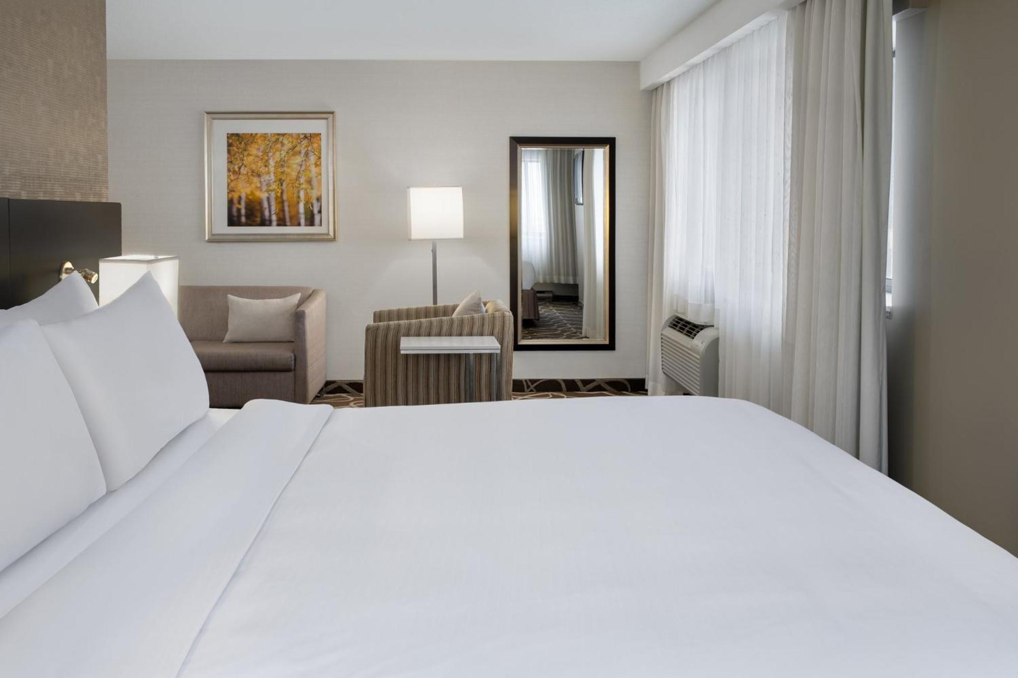 Crowne Plaza Kitchener-Waterloo By Ihg Hotel Exterior foto