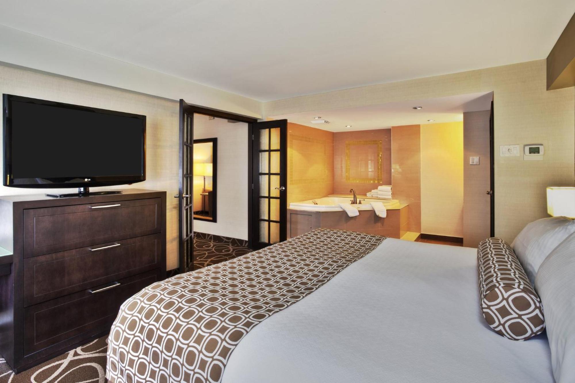Crowne Plaza Kitchener-Waterloo By Ihg Hotel Exterior foto